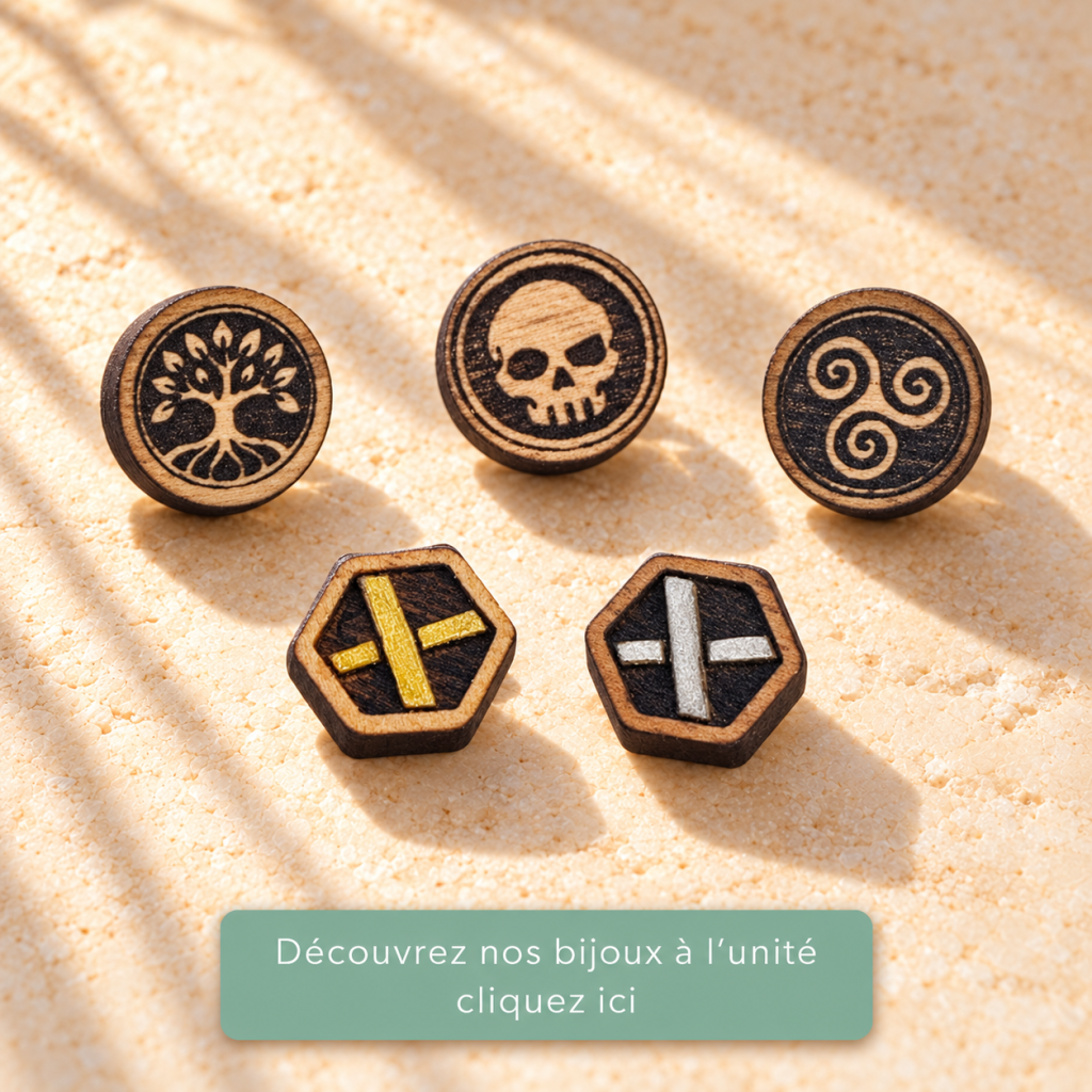 Cinq puces d’oreilles en bois gravé